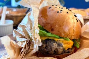 自宅をバーガー専門店に｜自家製バンズと和牛パティ